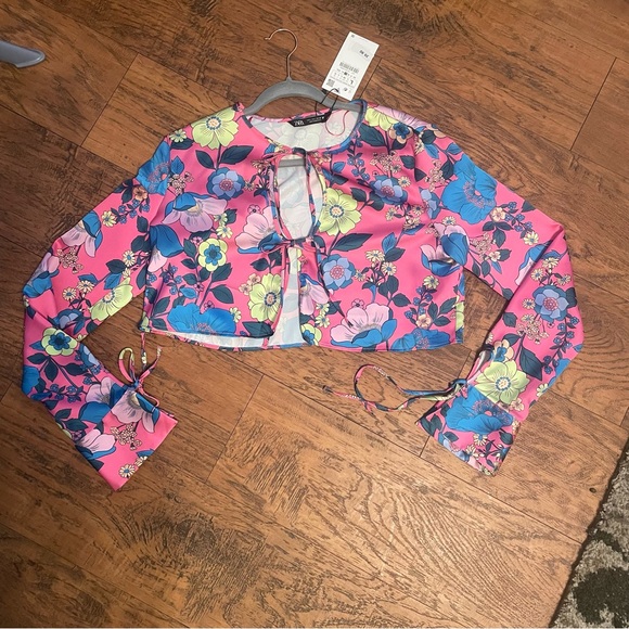 Zara Wmns Cropped satin effect tie close floral pattern shirt Sz large - Picture 2 of 8